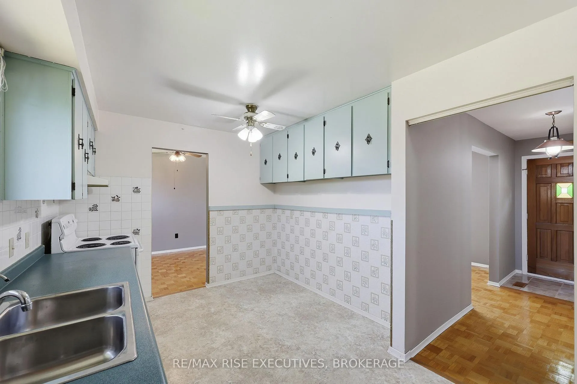Photo 14 of 1055 Lincoln Drive, Kingston, South of Taylor-Kidd Blvd — HOMEH