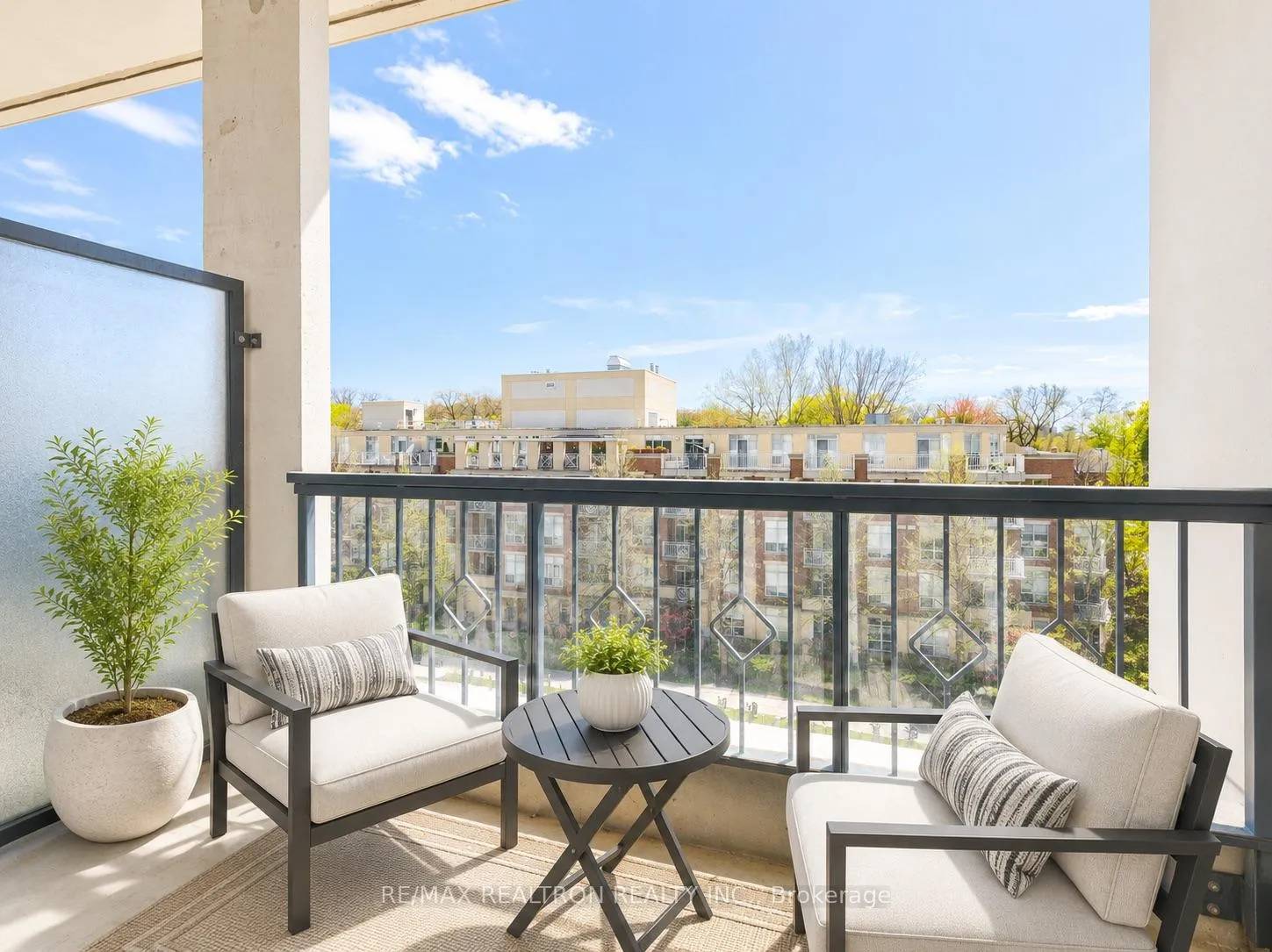 Photo 13 of Unit 415, 2 Old Mill Drive, Toronto, High Park-Swansea — HOMEH