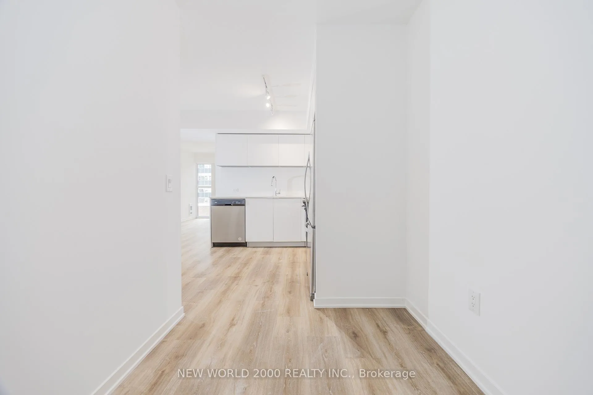 Photo 7 of Unit 2002, 101 Roehampton Avenue, Toronto, Mount Pleasant West — HOMEH