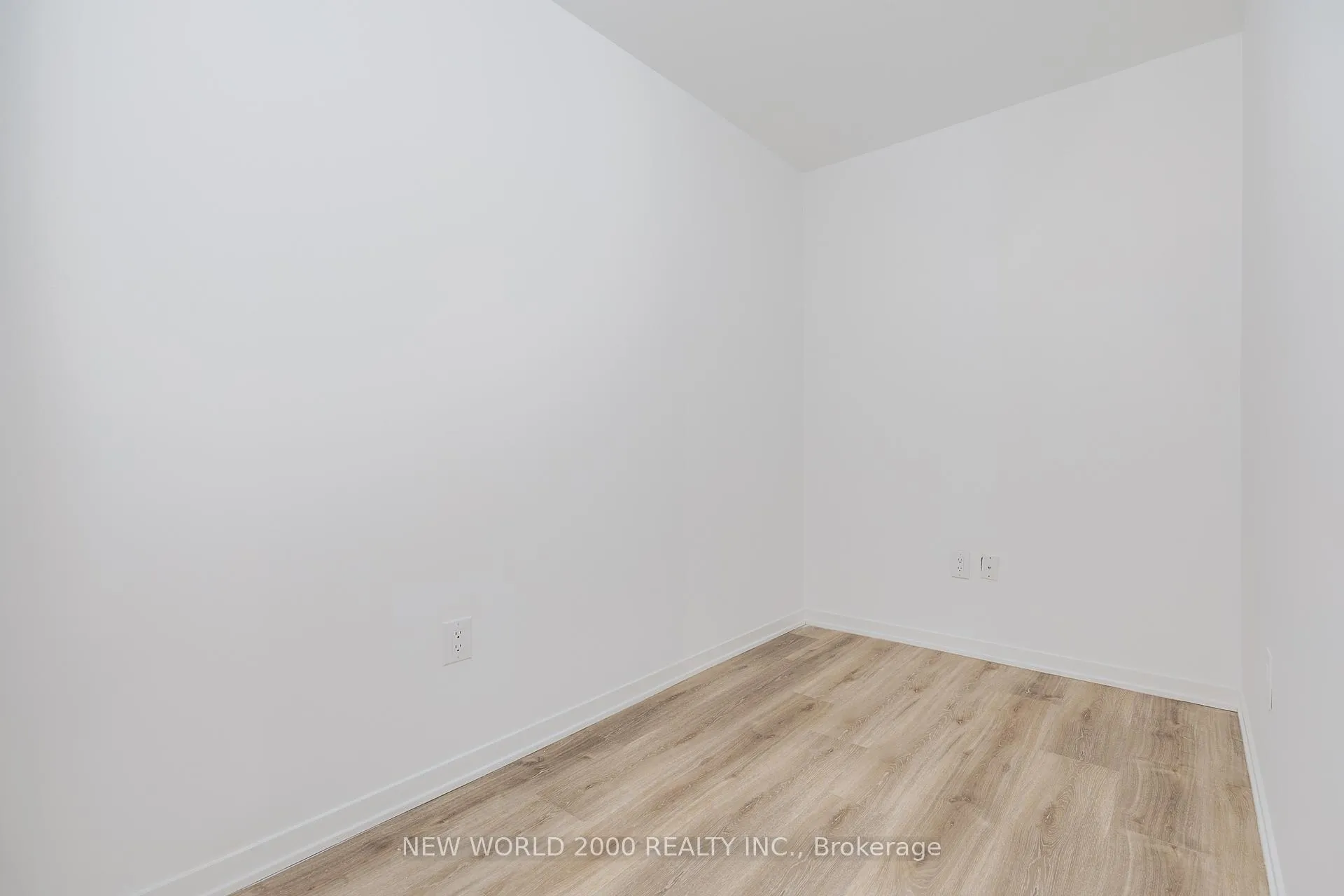Photo 8 of Unit 2002, 101 Roehampton Avenue, Toronto, Mount Pleasant West — HOMEH