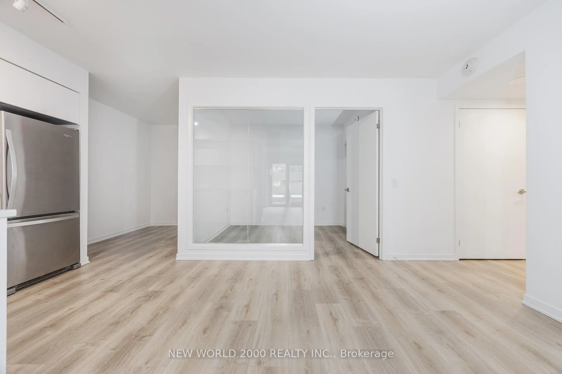 Photo 10 of Unit 2002, 101 Roehampton Avenue, Toronto, Mount Pleasant West — HOMEH