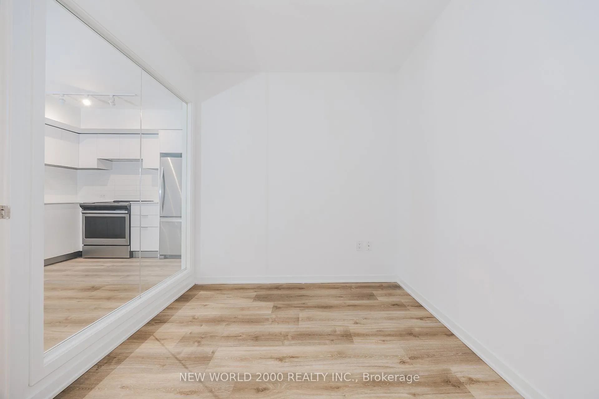 Photo 12 of Unit 2002, 101 Roehampton Avenue, Toronto, Mount Pleasant West — HOMEH