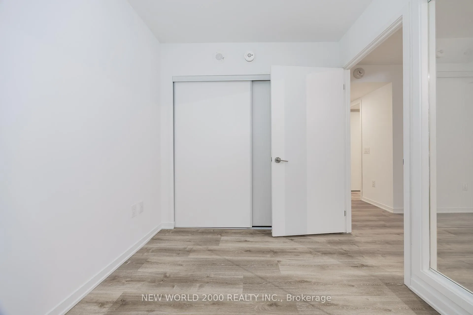 Photo 14 of Unit 2002, 101 Roehampton Avenue, Toronto, Mount Pleasant West — HOMEH
