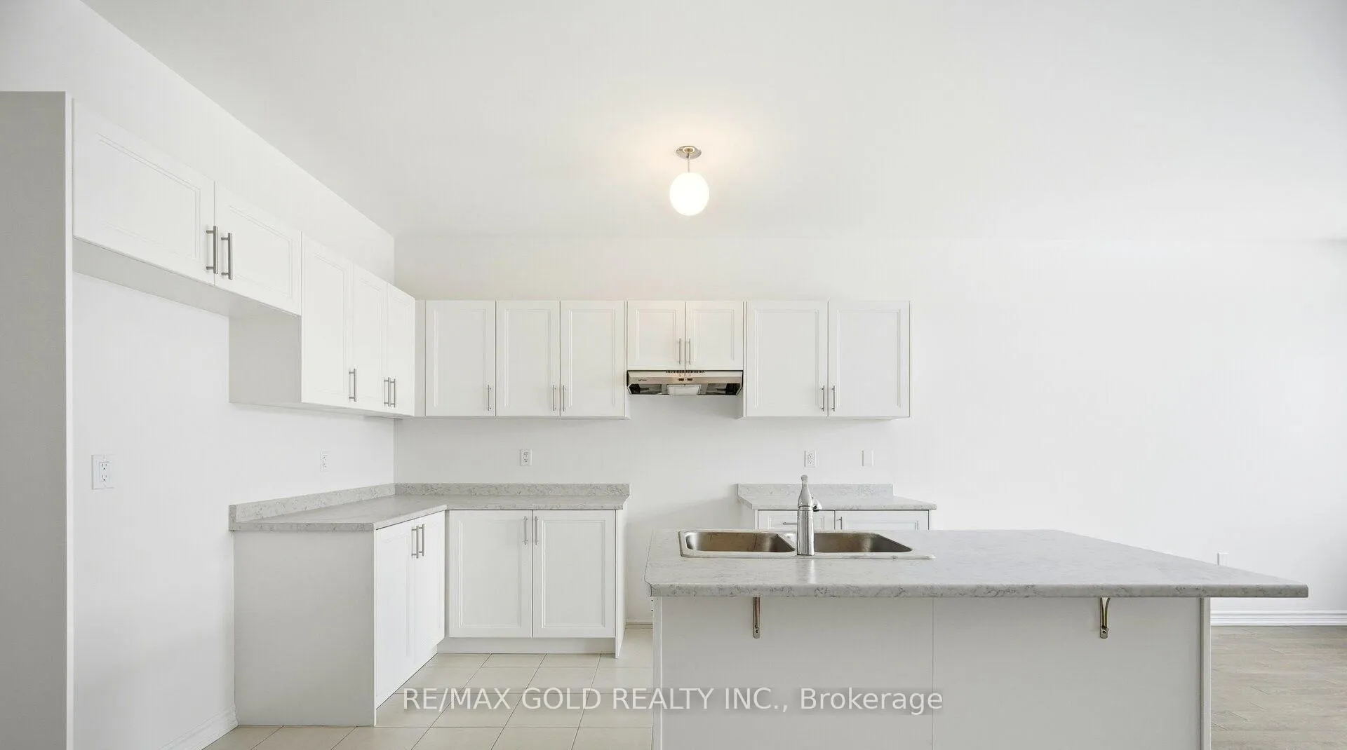 Photo 5 of 251 Wilcox Drive, Clearview, Stayner — HOMEH