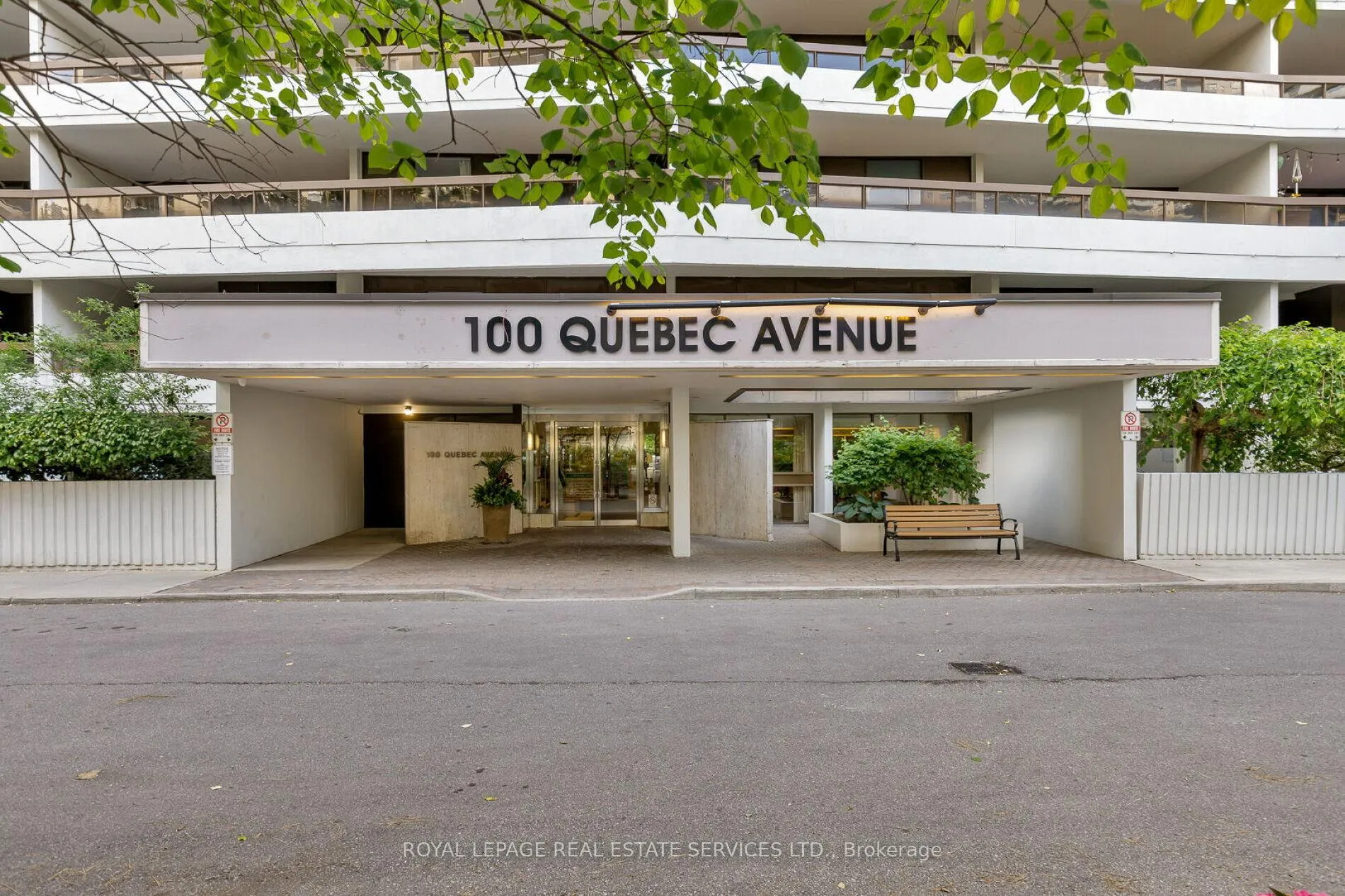 Photo 2 of Unit 401, 100 Quebec Avenue, Toronto, High Park North — HOMEH