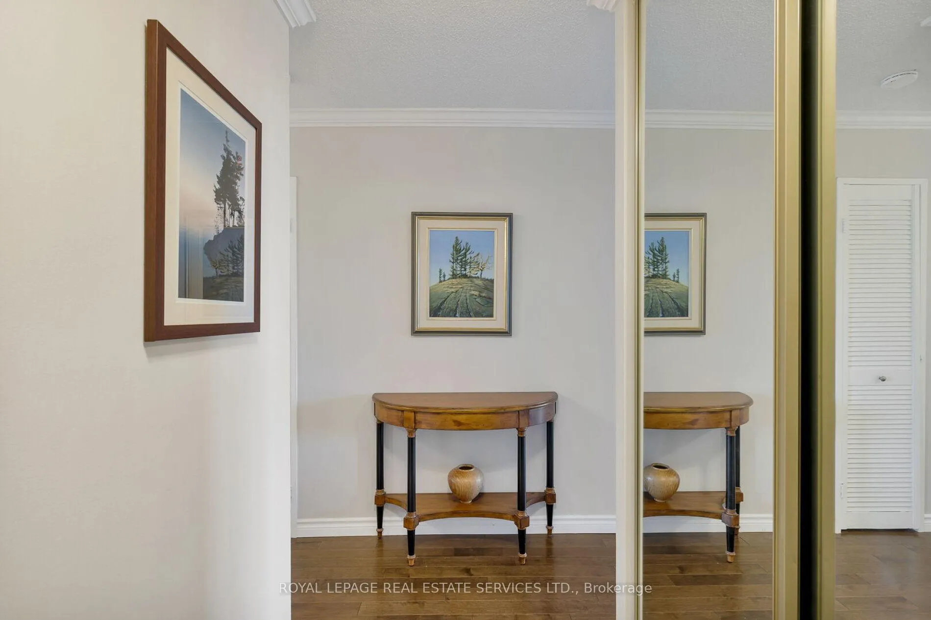 Photo 4 of Unit 401, 100 Quebec Avenue, Toronto, High Park North — HOMEH