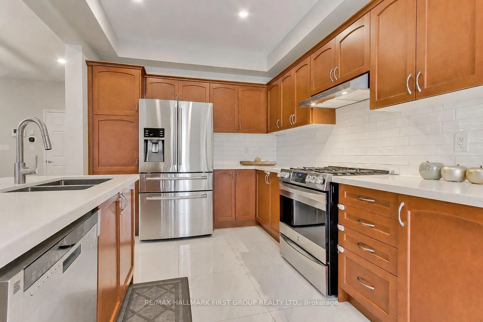 Photo 14 of 150 Angus Drive, Ajax, Central — HOMEH
