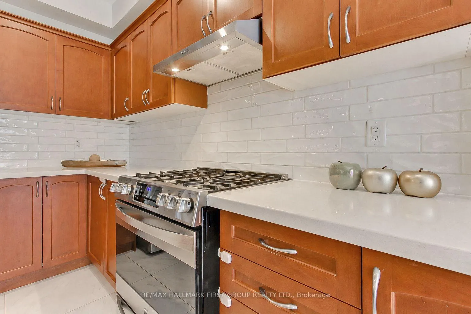 Photo 17 of 150 Angus Drive, Ajax, Central — HOMEH