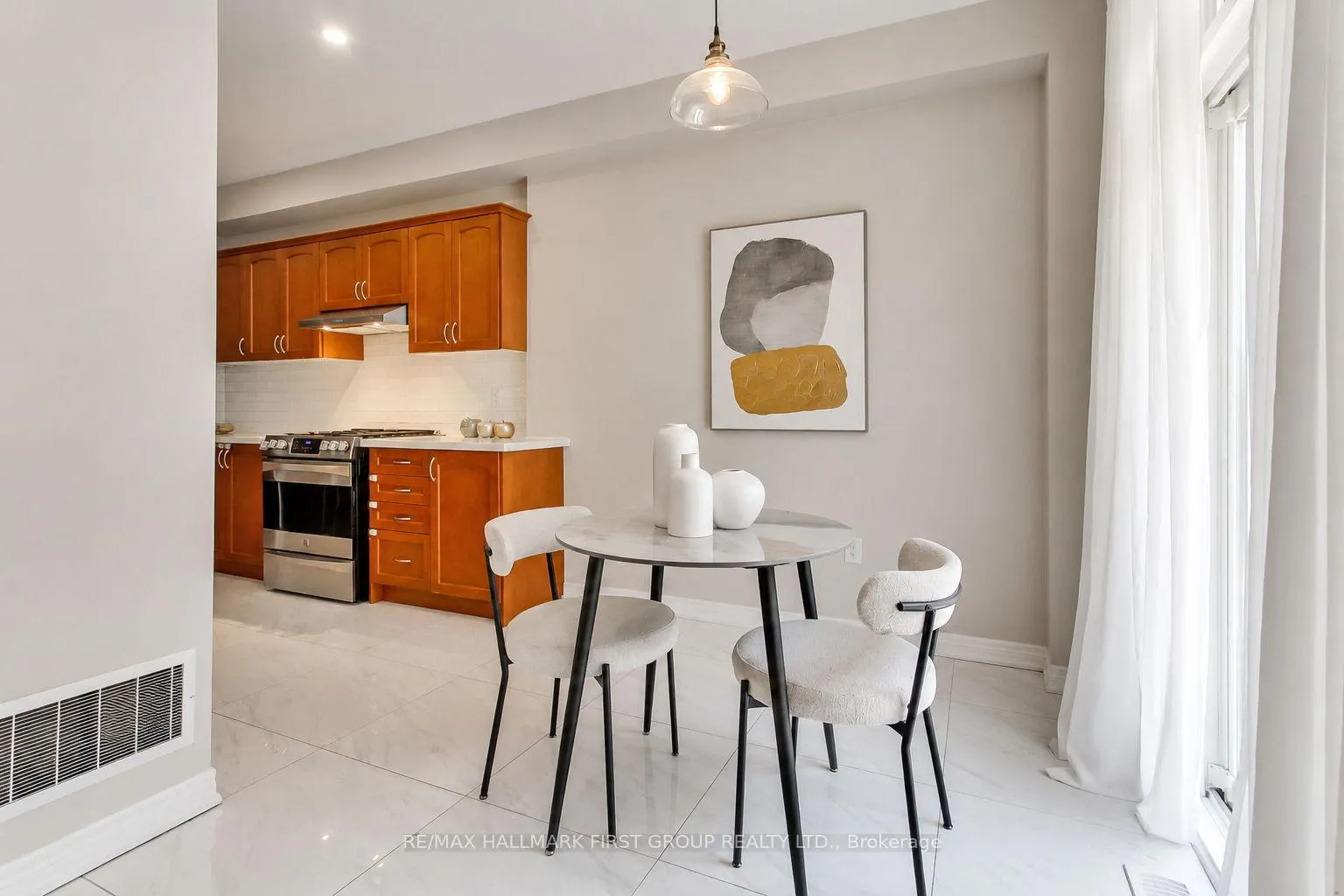 Photo 16 of 150 Angus Drive, Ajax, Central — HOMEH