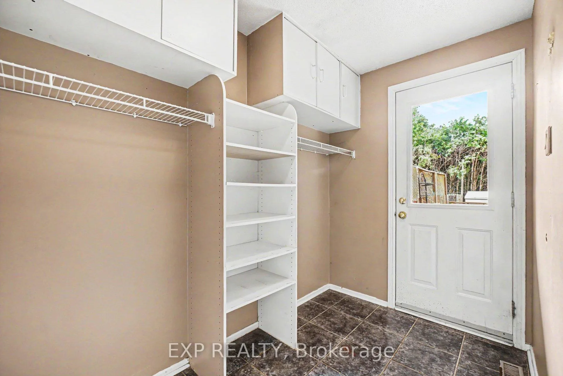 Photo 3 of 82 Sherway Drive, Ottawa, Barrhaven - Pheasant Run — HOMEH