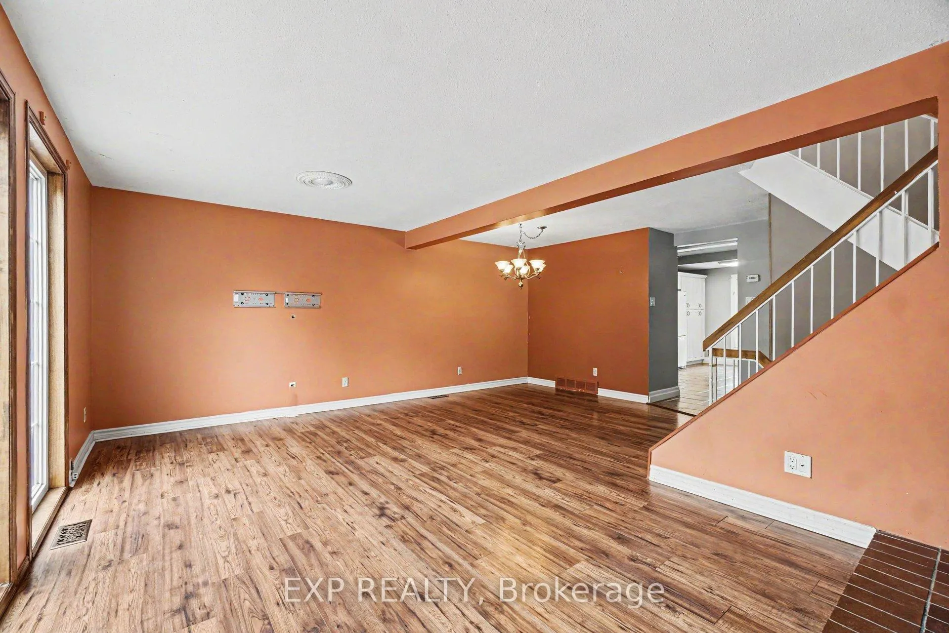 Photo 4 of 82 Sherway Drive, Ottawa, Barrhaven - Pheasant Run — HOMEH