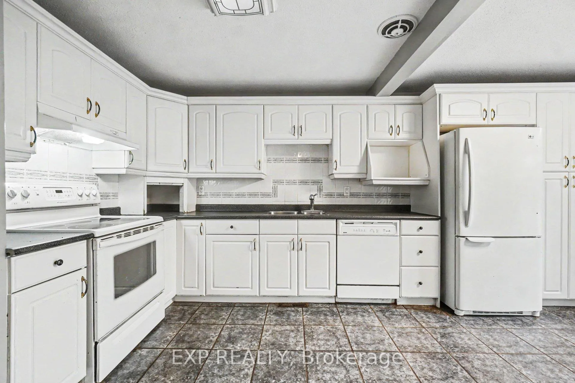 Photo 9 of 82 Sherway Drive, Ottawa, Barrhaven - Pheasant Run — HOMEH