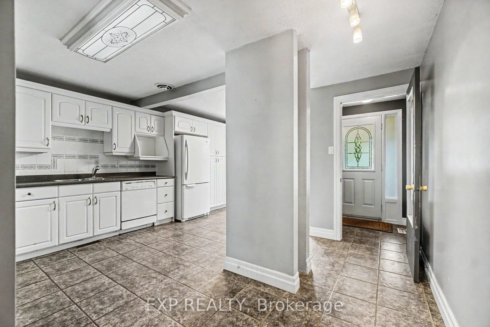 Photo 10 of 82 Sherway Drive, Ottawa, Barrhaven - Pheasant Run — HOMEH