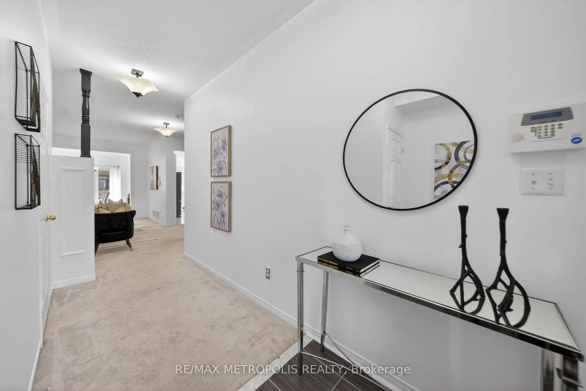 Photo 5 of 34 Michaelman Road, Ajax, South East — HOMEH