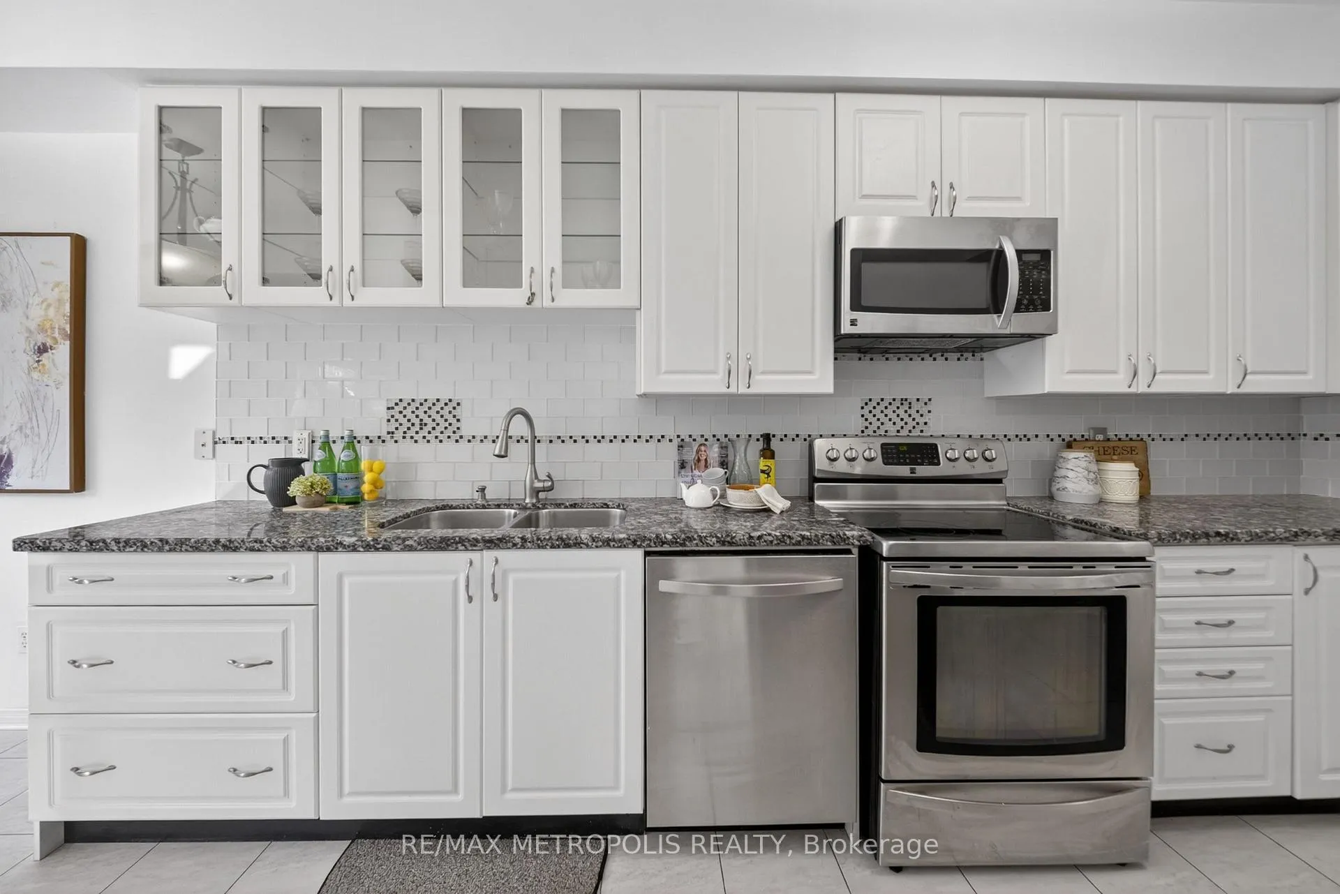 Photo 18 of 34 Michaelman Road, Ajax, South East — HOMEH