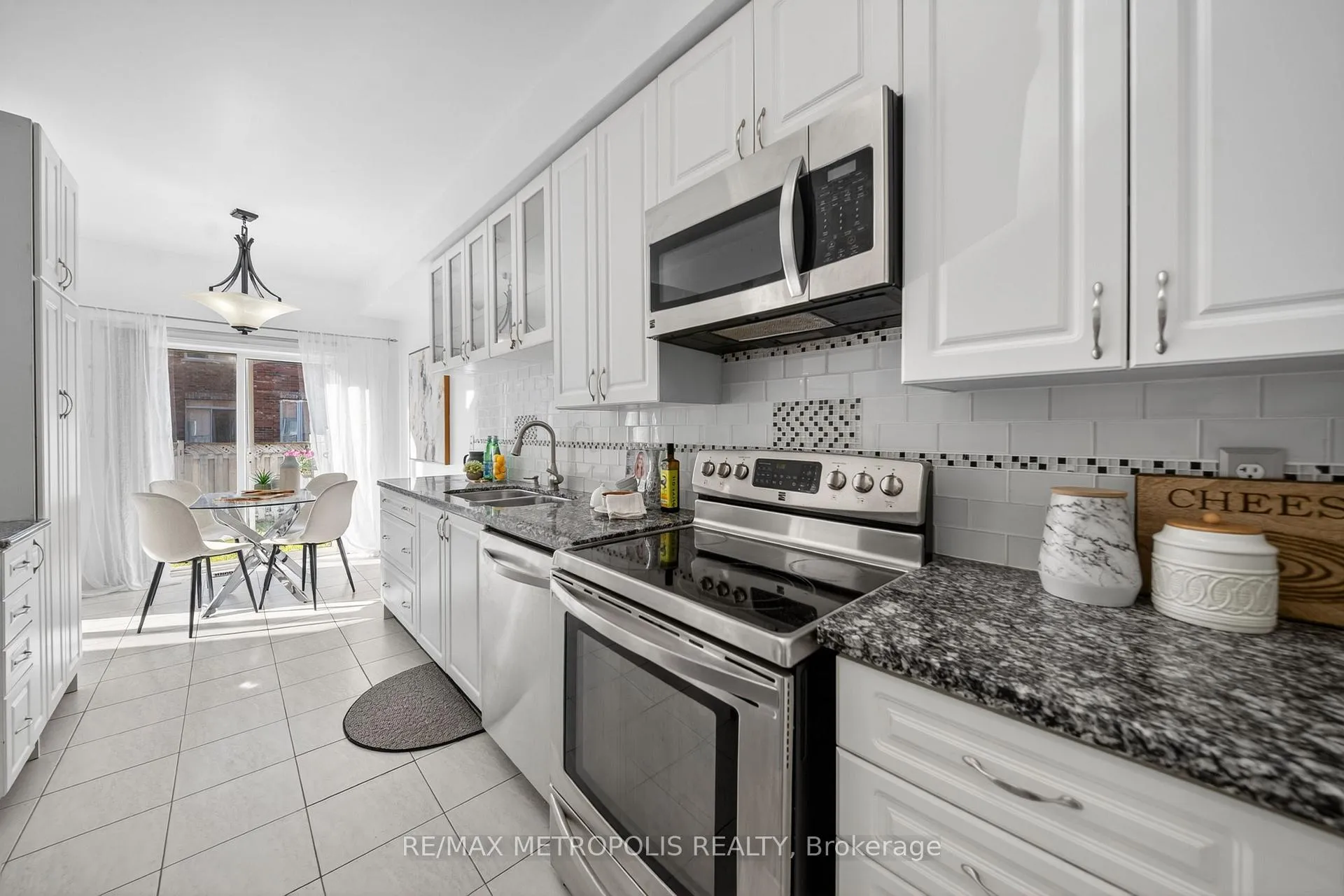 Photo 20 of 34 Michaelman Road, Ajax, South East — HOMEH
