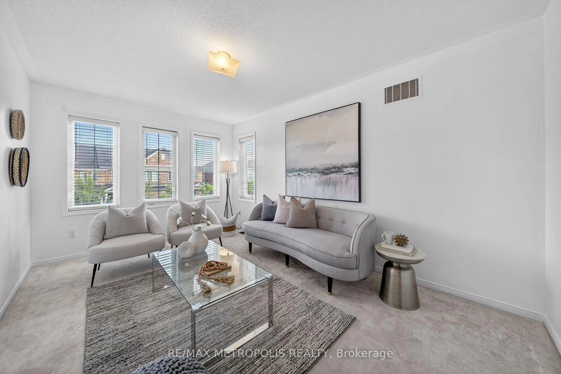 Photo 22 of 34 Michaelman Road, Ajax, South East — HOMEH
