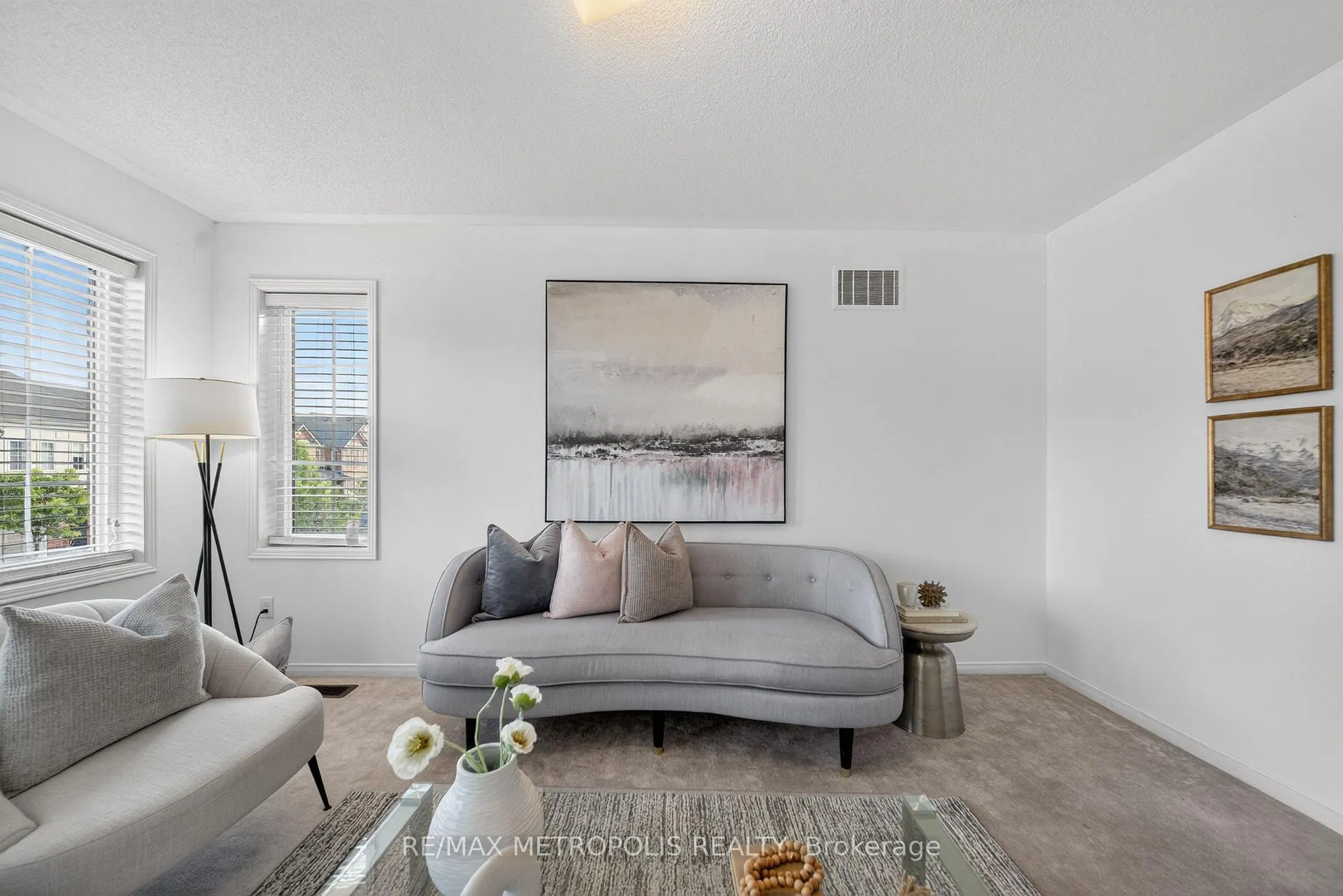 Photo 24 of 34 Michaelman Road, Ajax, South East — HOMEH