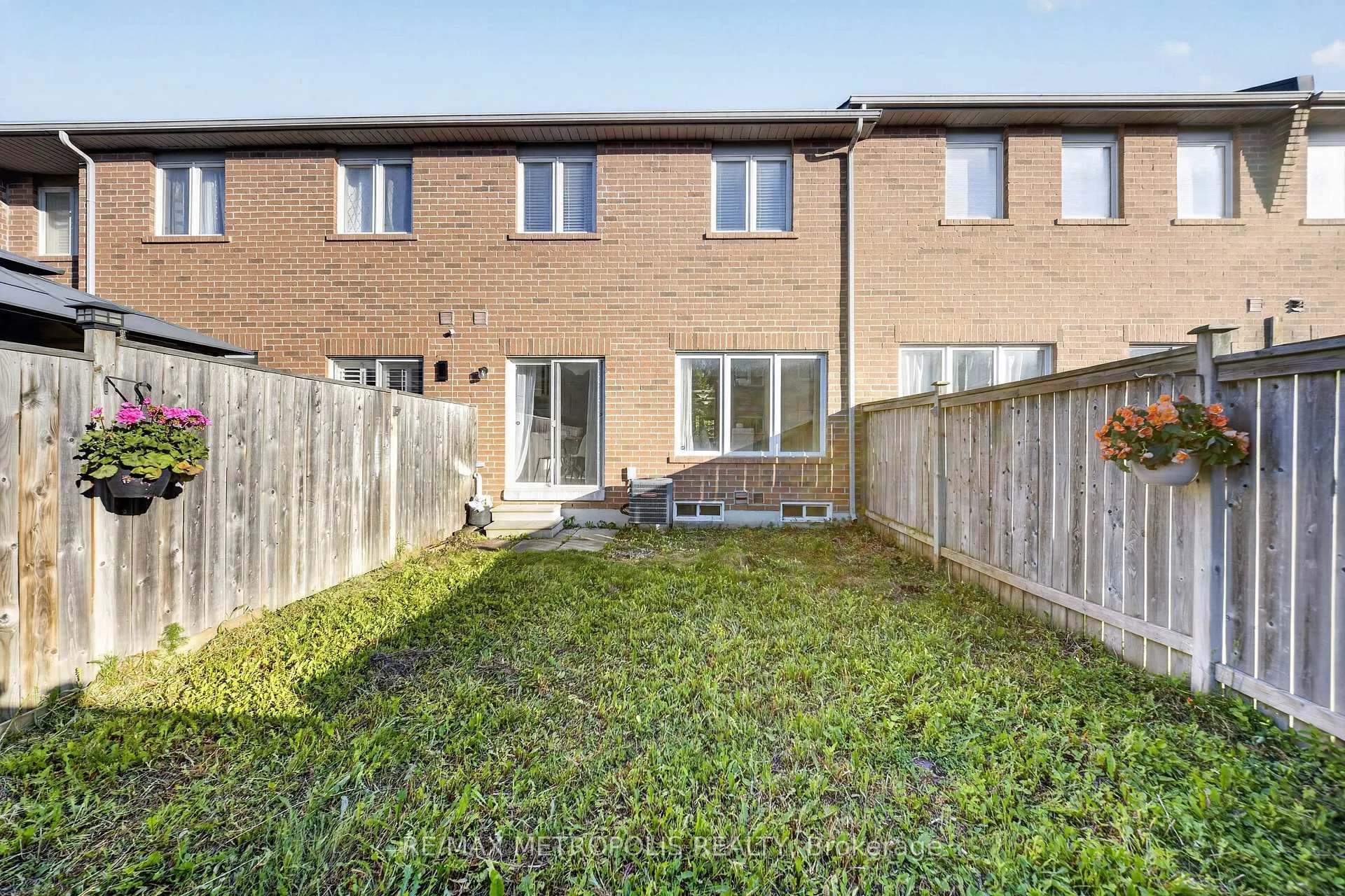Photo 40 of 34 Michaelman Road, Ajax, South East — HOMEH