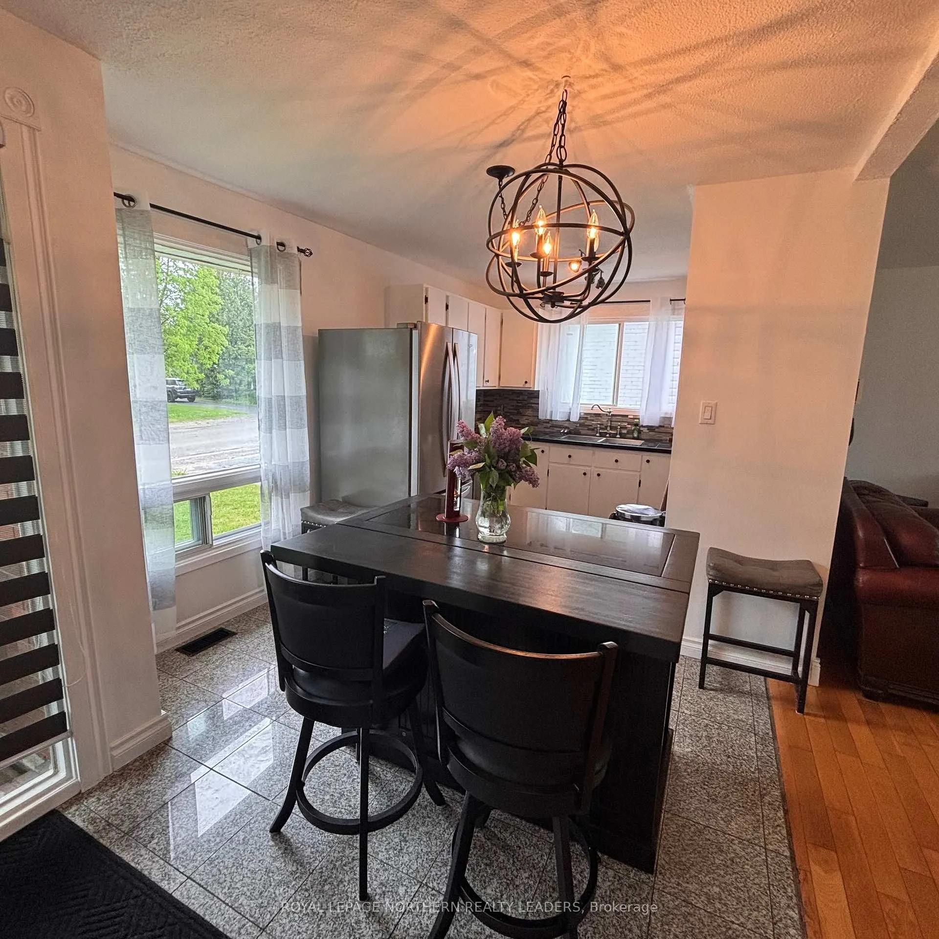 Photo 17 of 291 16th Avenue, Cochrane — HOMEH