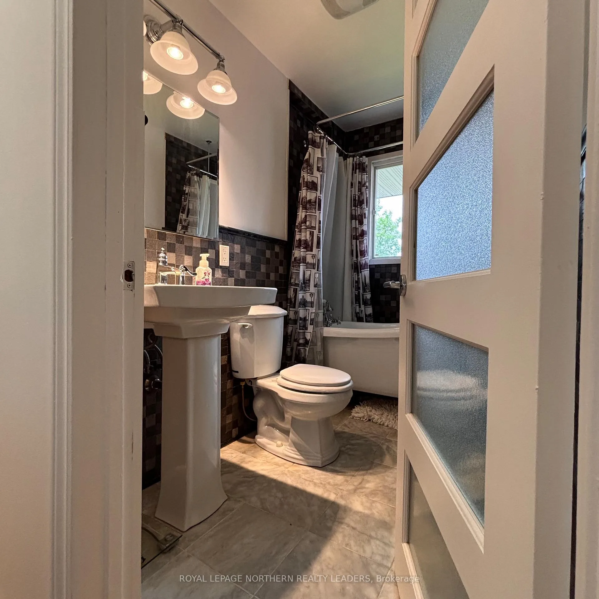 Photo 29 of 291 16th Avenue, Cochrane — HOMEH