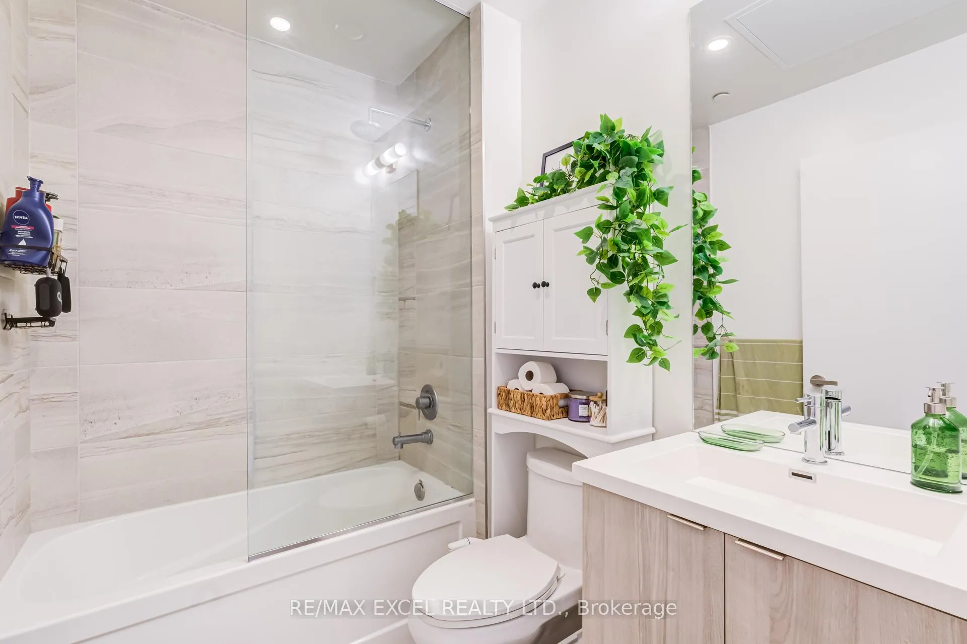 Photo 13 of Unit 808, 138 Downes Street, Toronto, Waterfront Communities — HOMEH