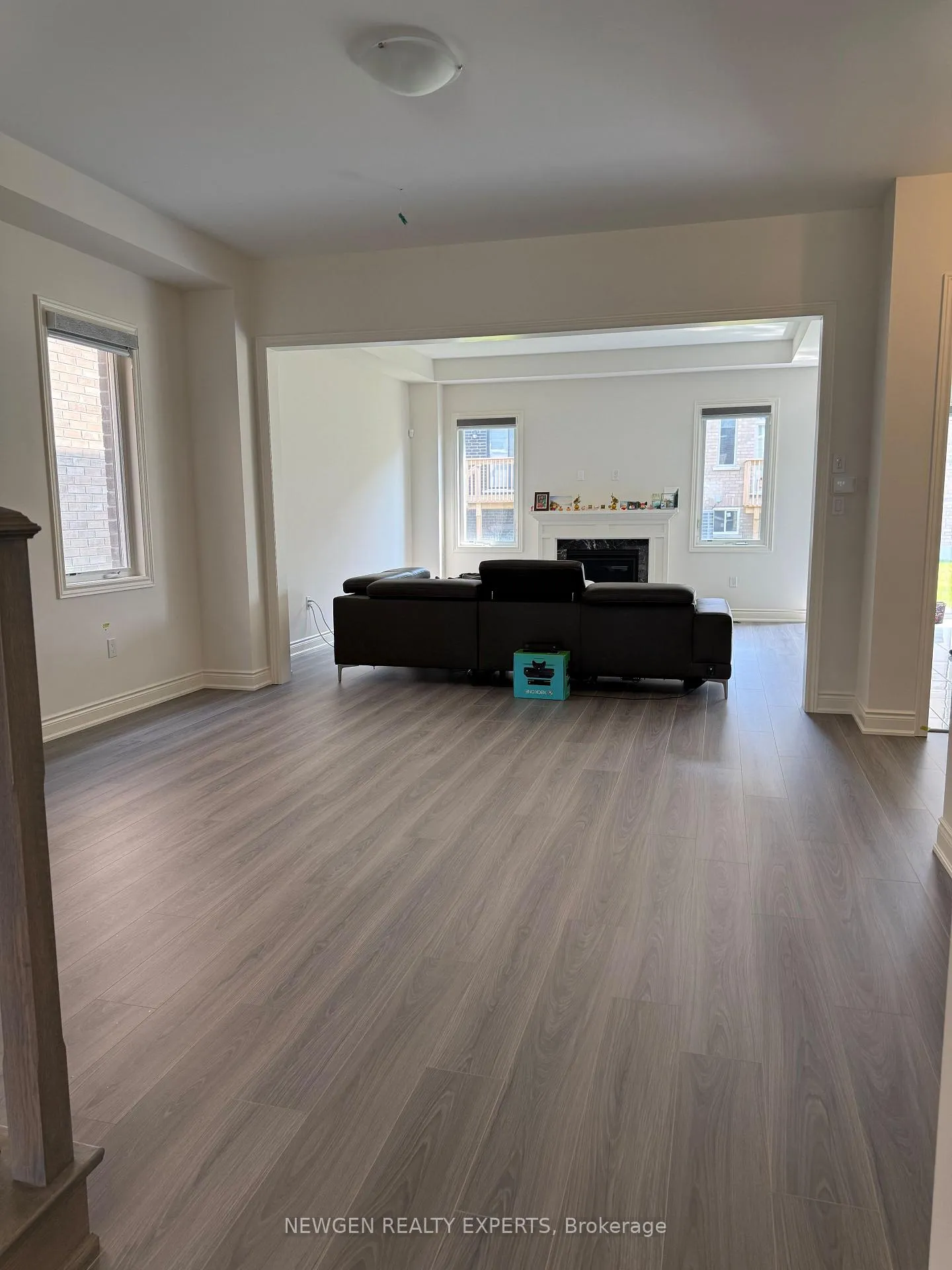 Photo 4 of 2111 Crystal Drive, Oshawa, Kedron — HOMEH
