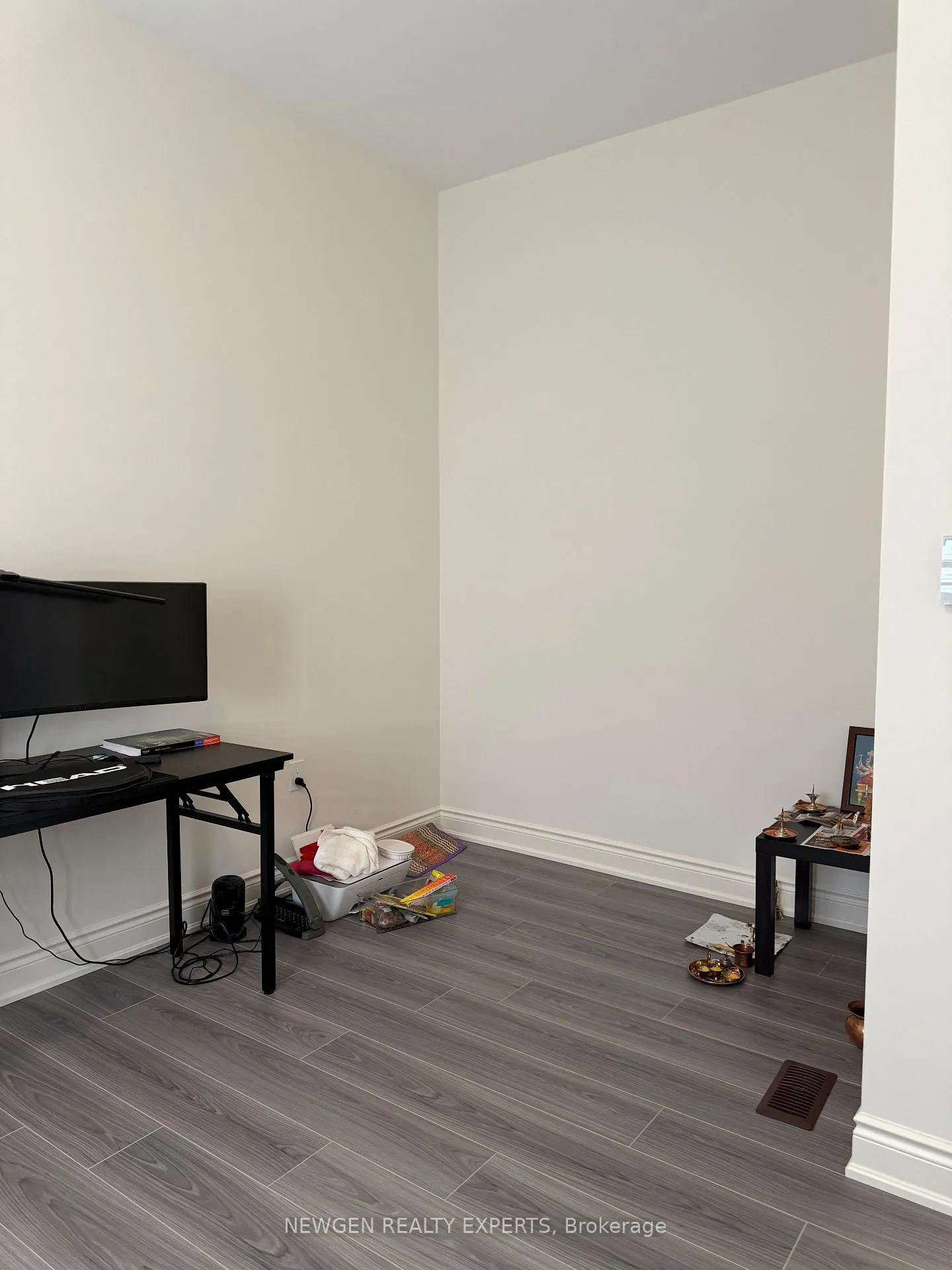 Photo 7 of 2111 Crystal Drive, Oshawa, Kedron — HOMEH