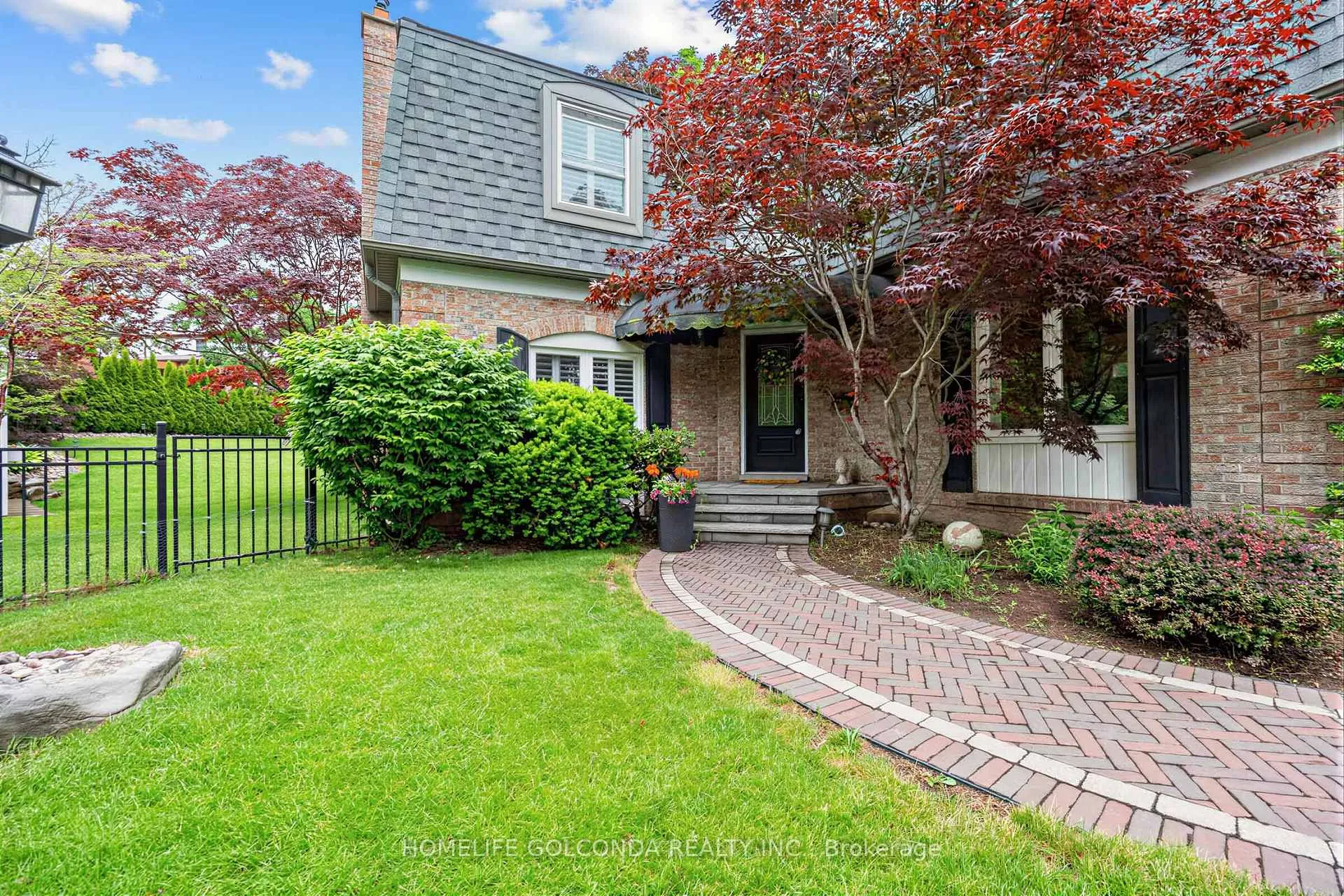 Photo 4 of 416 Victor Court, Pickering, West Shore — HOMEH
