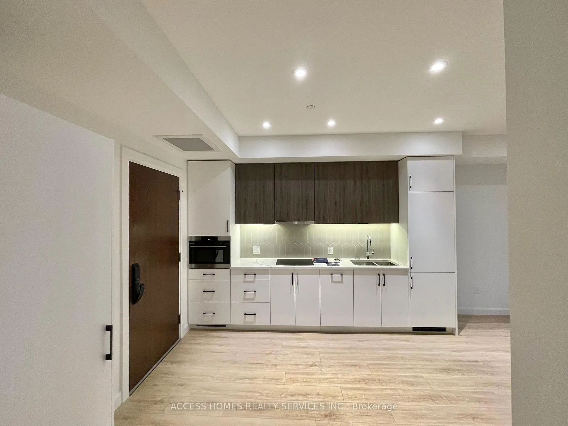 Photo 8 of Unit 601, 741 King Street W, Kitchener, KW Hospital — HOMEH