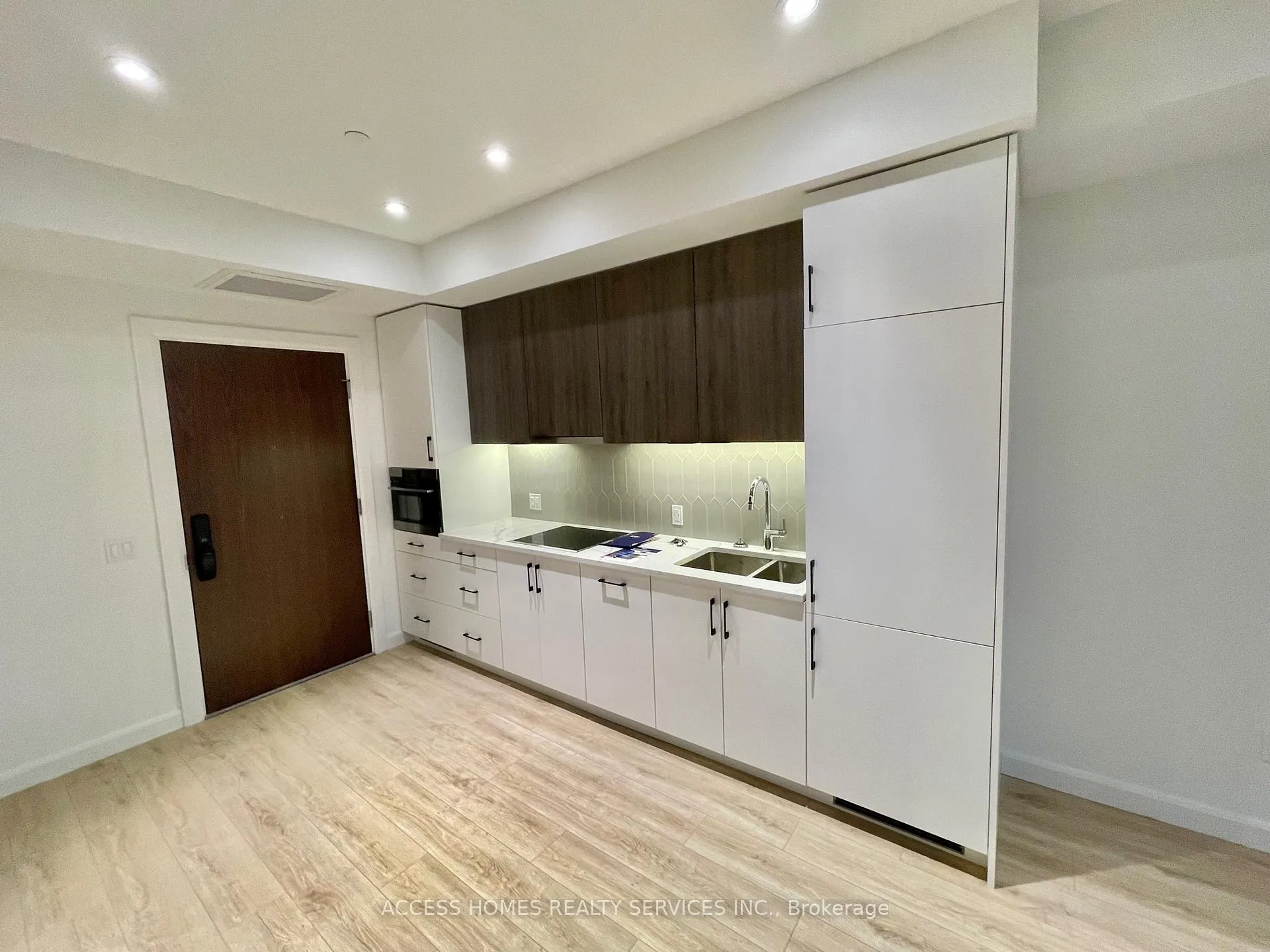 Photo 9 of Unit 601, 741 King Street W, Kitchener, KW Hospital — HOMEH