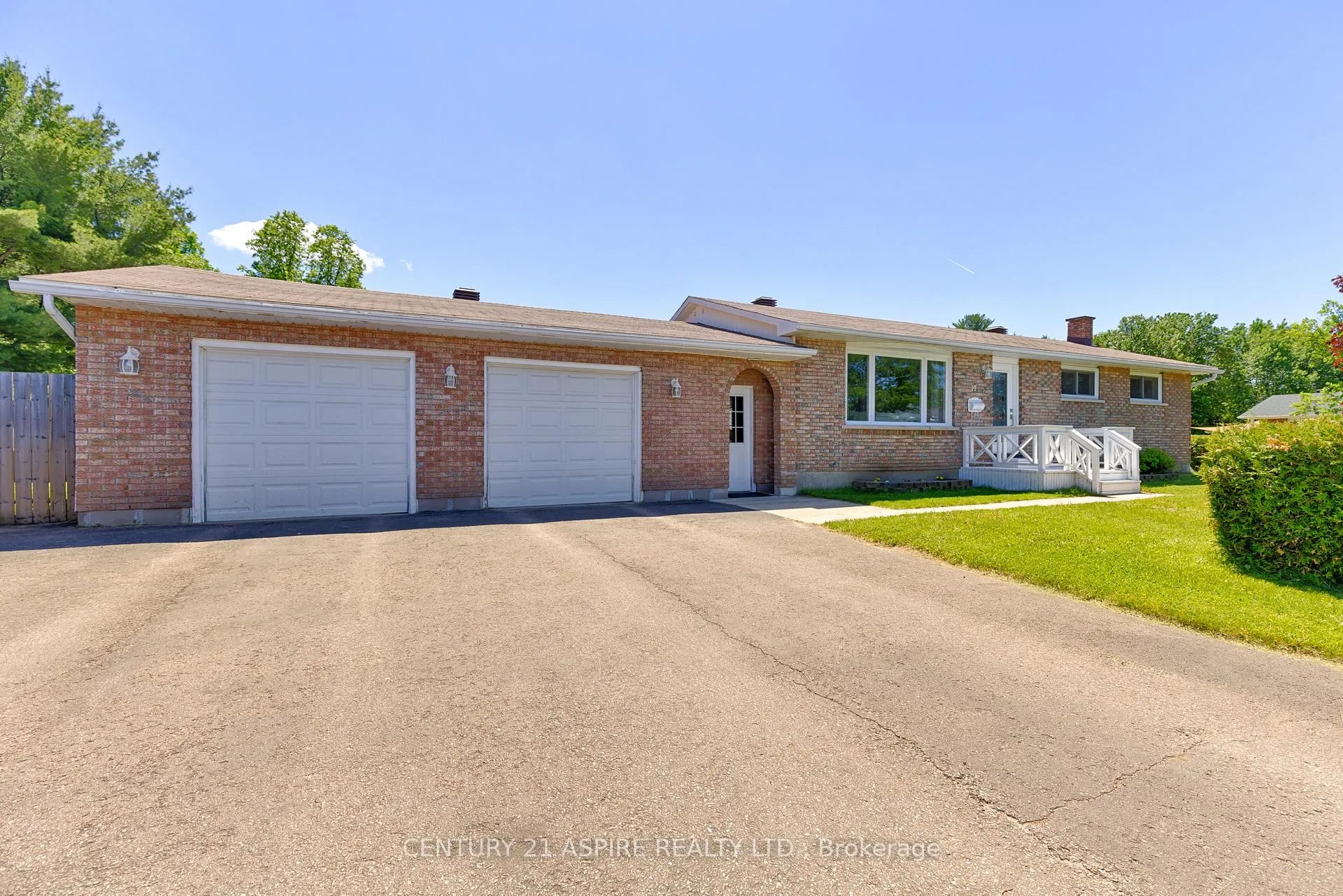 Photo 1 of 17 Maple Avenue, Petawawa — HOMEH