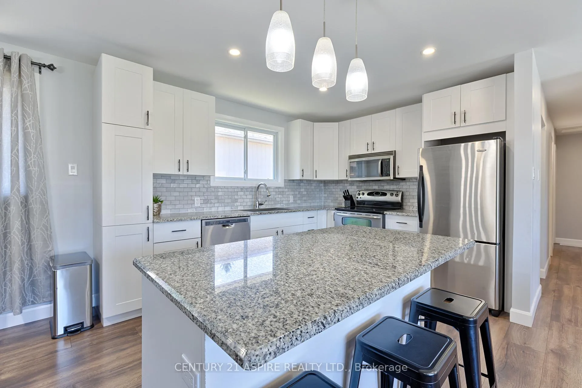 Photo 9 of 17 Maple Avenue, Petawawa — HOMEH