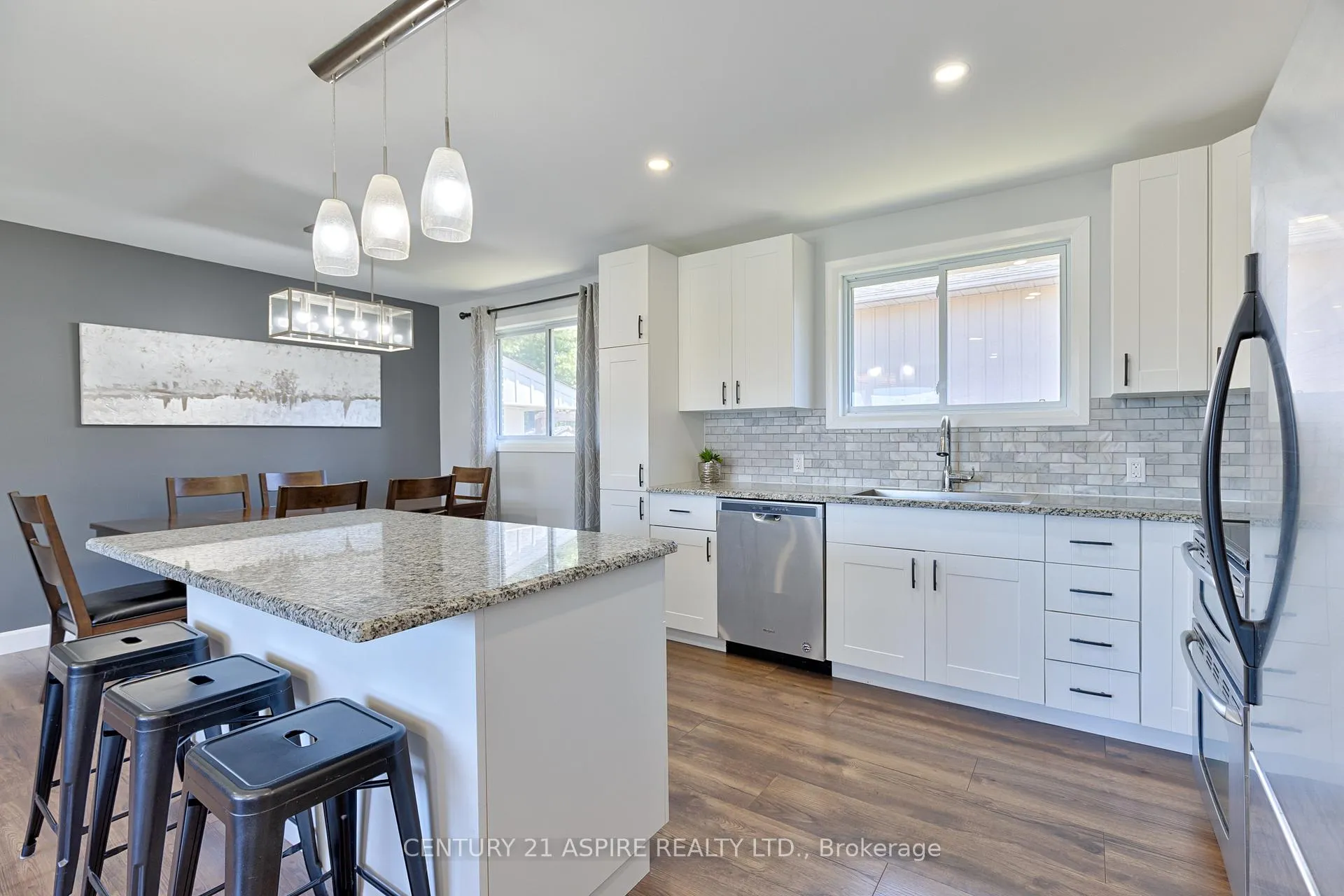 Photo 11 of 17 Maple Avenue, Petawawa — HOMEH