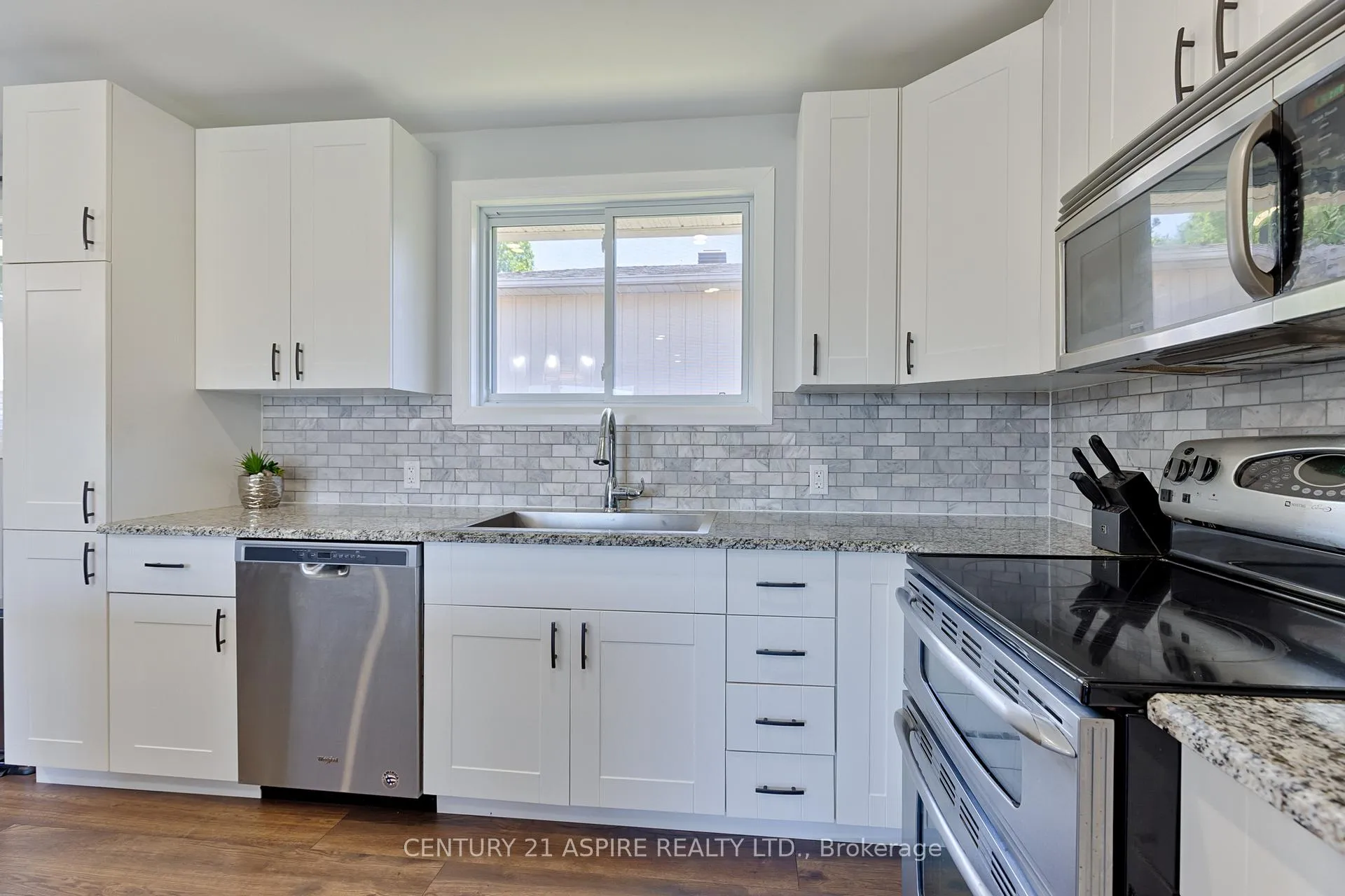 Photo 12 of 17 Maple Avenue, Petawawa — HOMEH