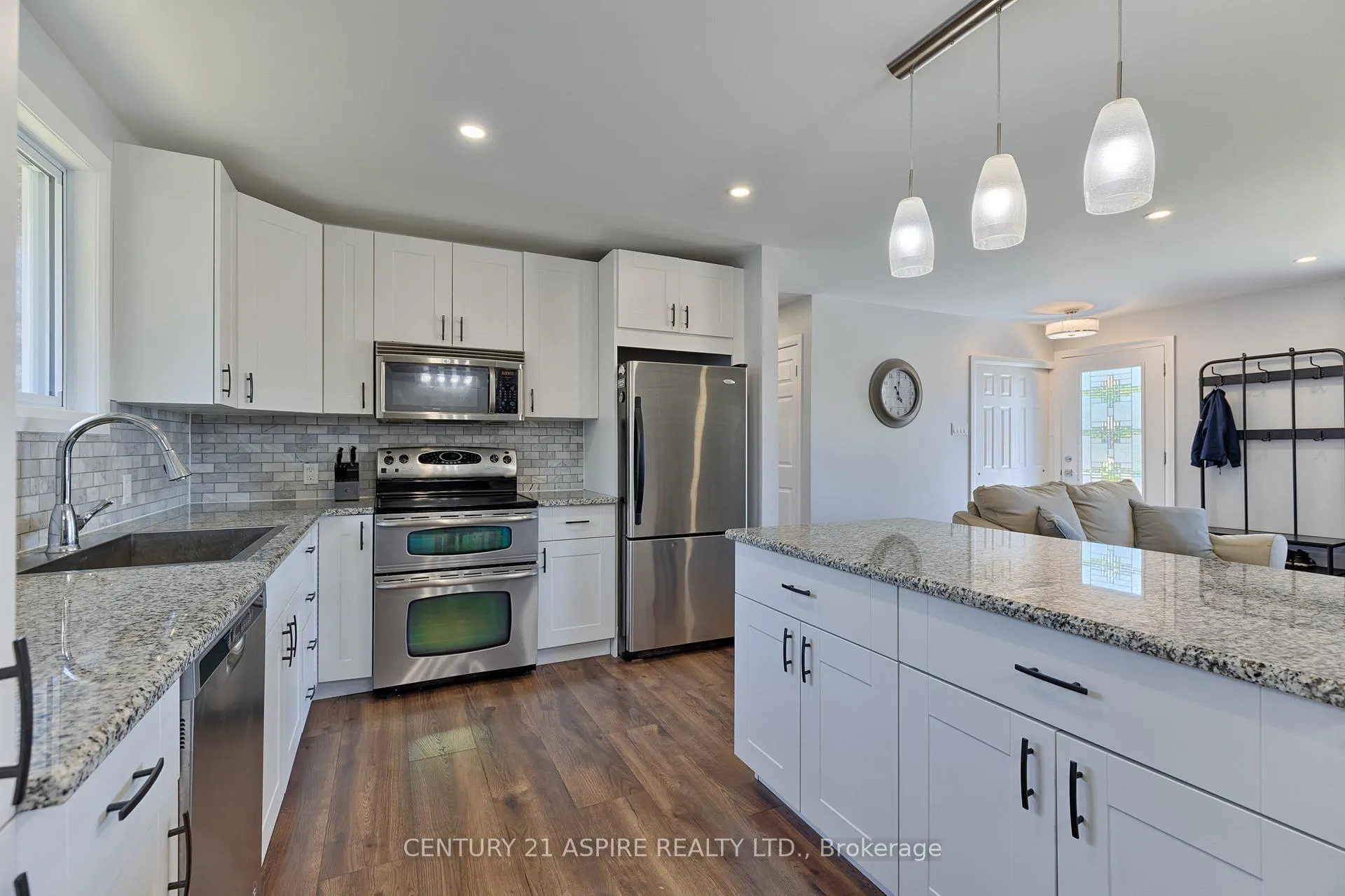 Photo 13 of 17 Maple Avenue, Petawawa — HOMEH
