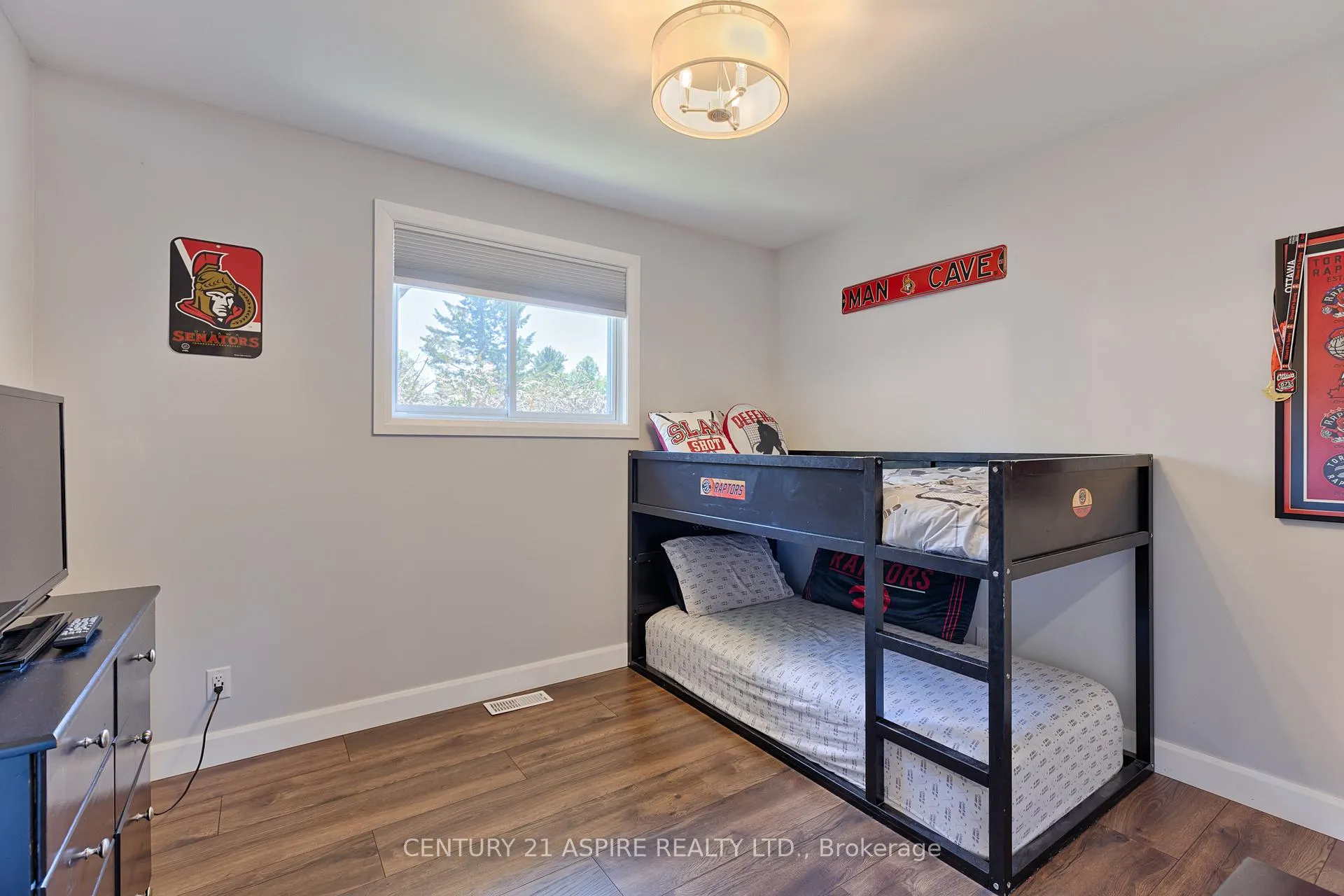 Photo 17 of 17 Maple Avenue, Petawawa — HOMEH