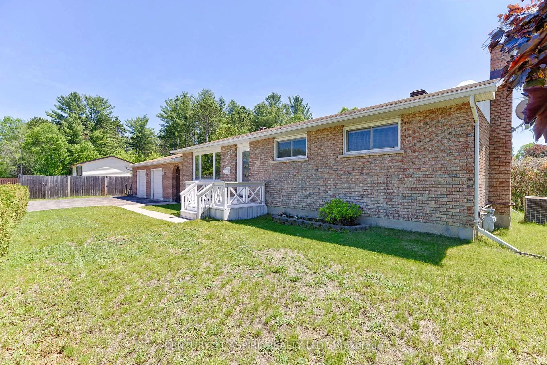 Photo 40 of 17 Maple Avenue, Petawawa — HOMEH