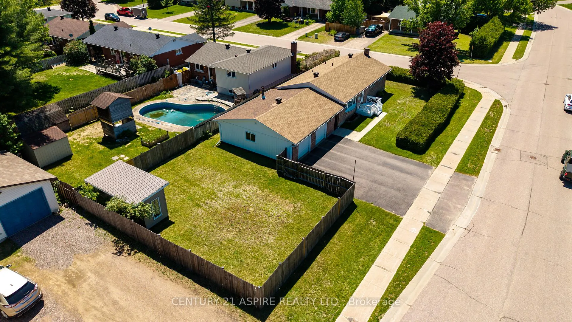 Photo 43 of 17 Maple Avenue, Petawawa — HOMEH