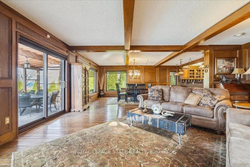 Photo 5 of 7 Lakegate Drive, Hamilton, Stoney Creek — HOMEH
