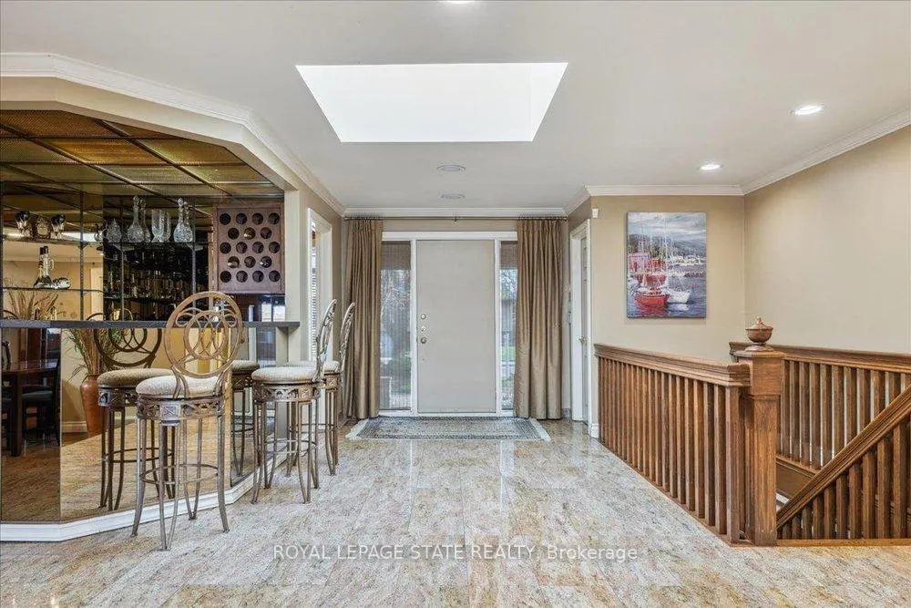 Photo 9 of 7 Lakegate Drive, Hamilton, Stoney Creek — HOMEH