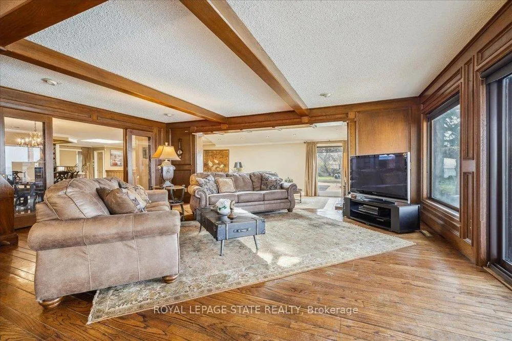 Photo 14 of 7 Lakegate Drive, Hamilton, Stoney Creek — HOMEH