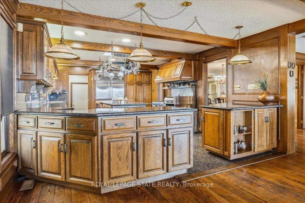 Photo 17 of 7 Lakegate Drive, Hamilton, Stoney Creek — HOMEH