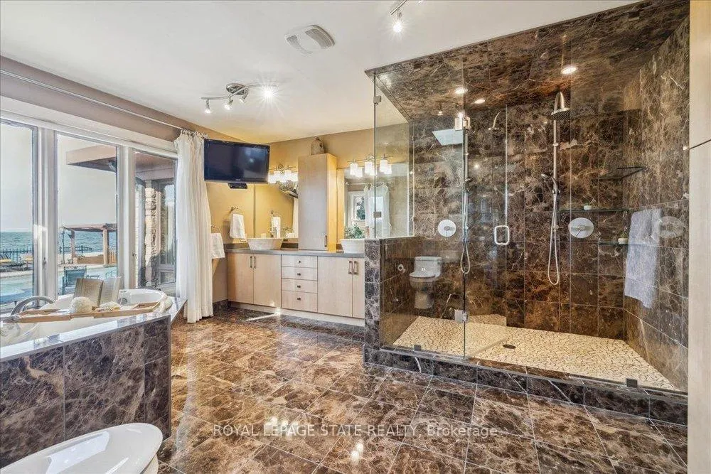 Photo 25 of 7 Lakegate Drive, Hamilton, Stoney Creek — HOMEH