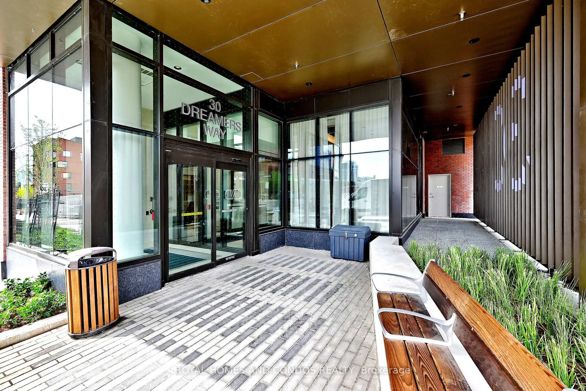 Photo 3 of Unit 1510, 10 Oak Street, Toronto, Regent Park — HOMEH