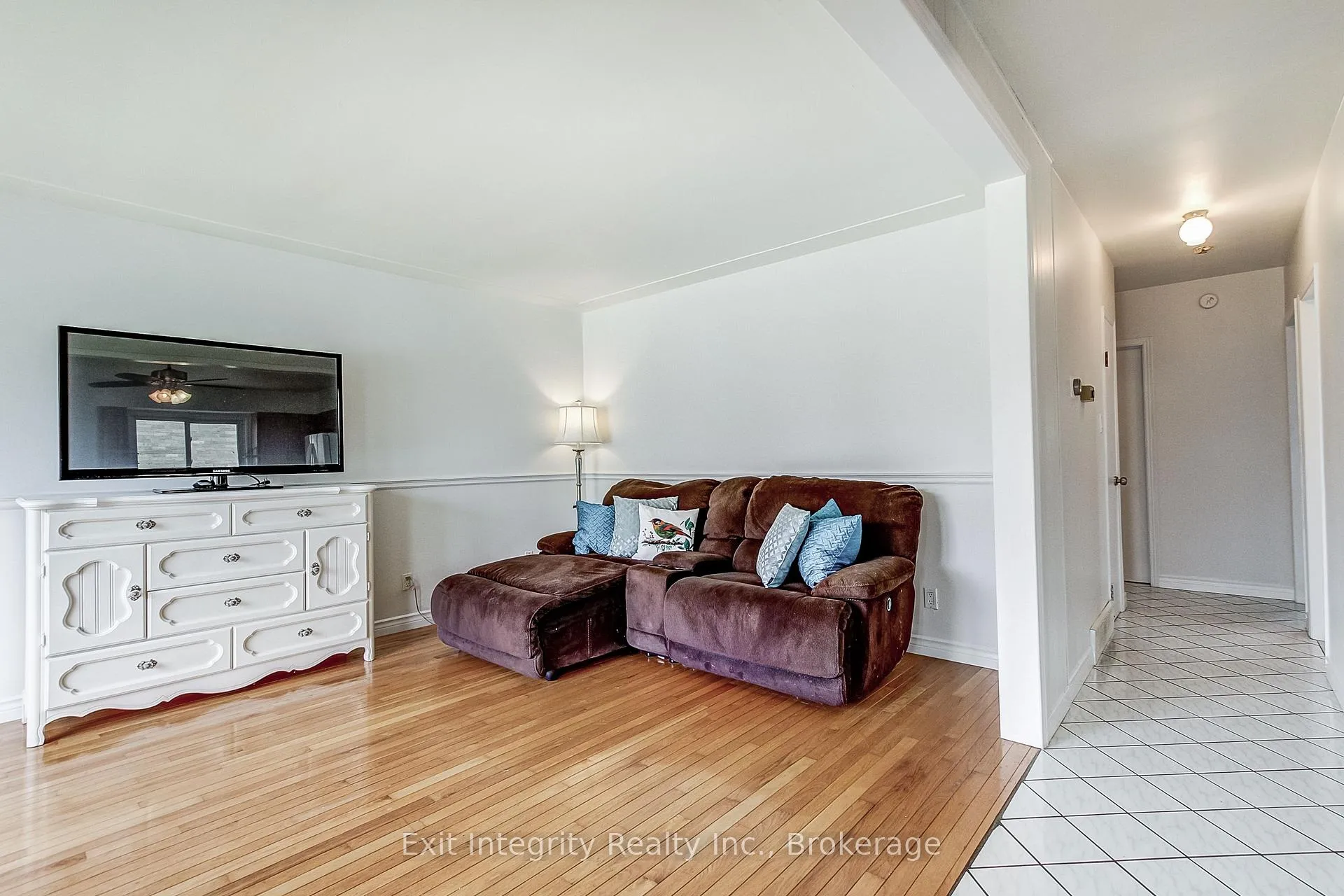 Photo 12 of 134 Norfolk Avenue, Cambridge — HOMEH