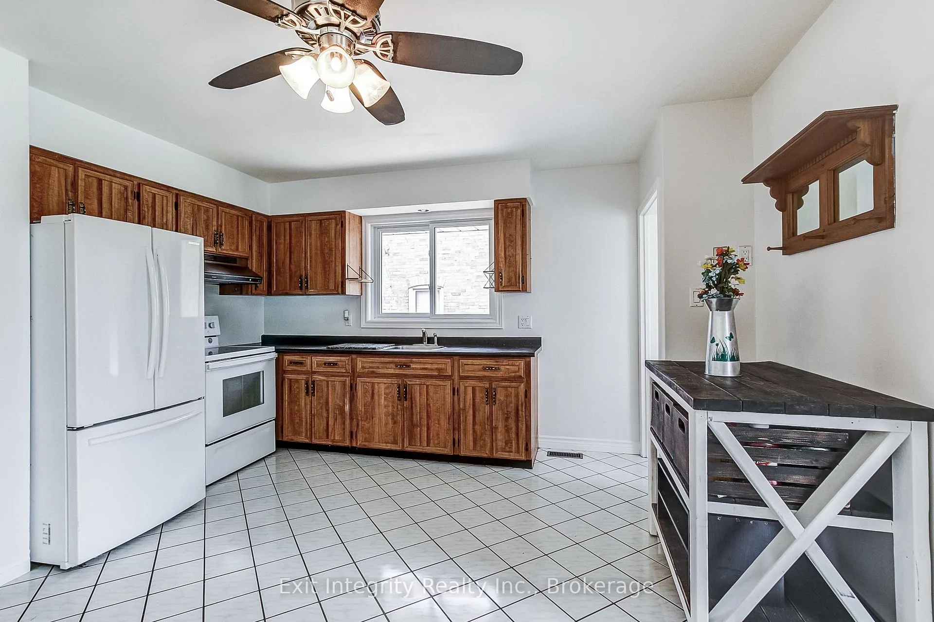 Photo 15 of 134 Norfolk Avenue, Cambridge — HOMEH