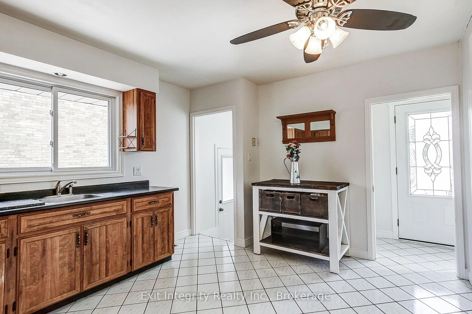 Photo 16 of 134 Norfolk Avenue, Cambridge — HOMEH