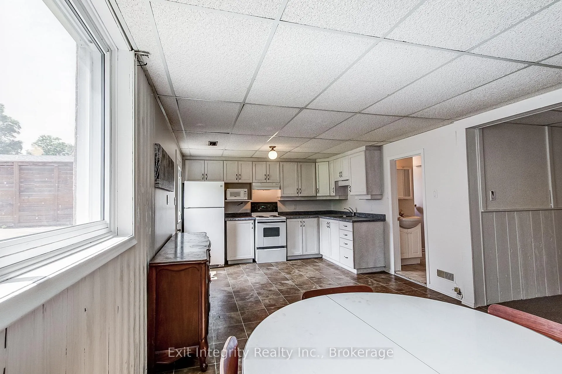 Photo 30 of 134 Norfolk Avenue, Cambridge — HOMEH
