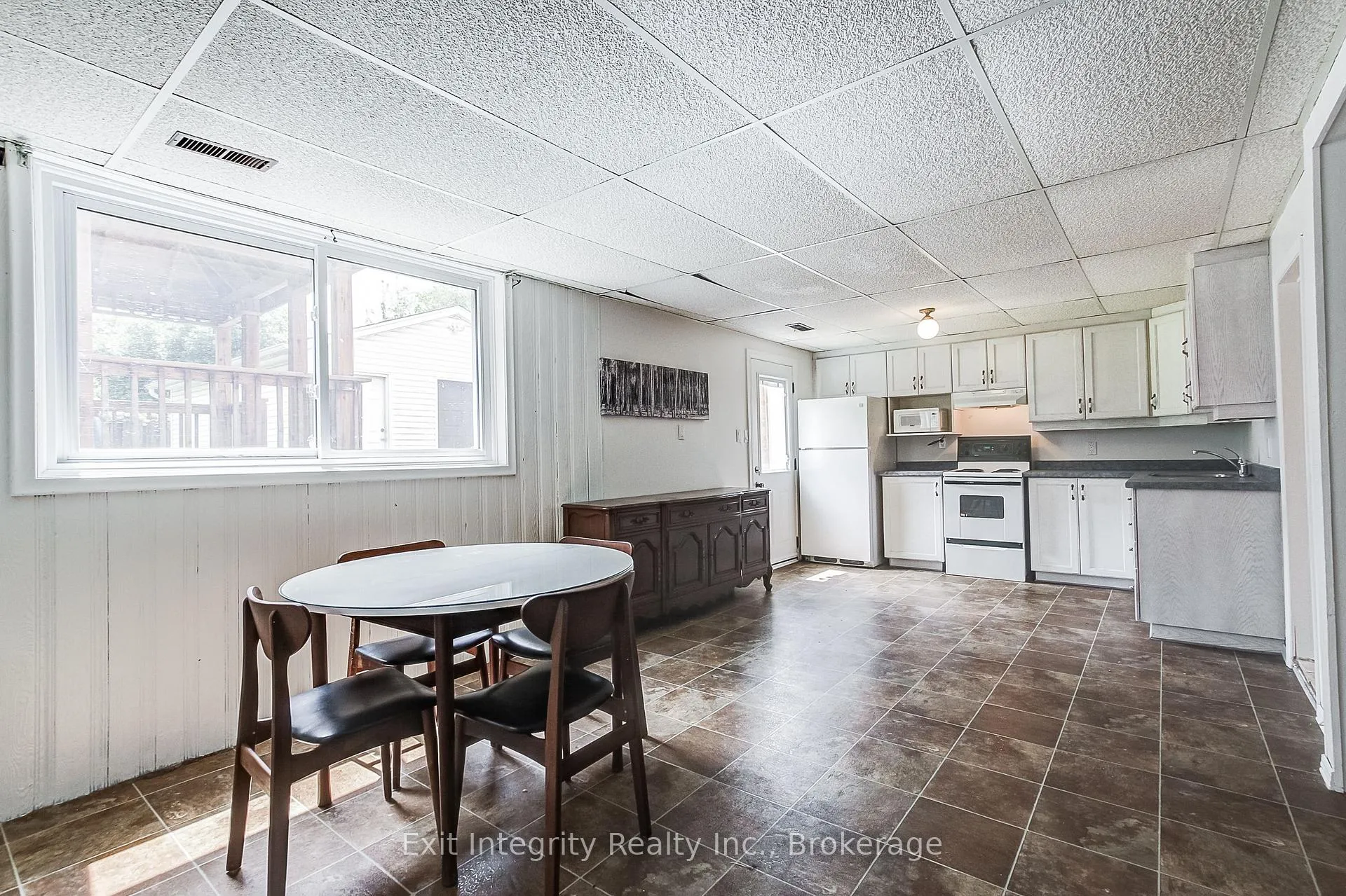 Photo 34 of 134 Norfolk Avenue, Cambridge — HOMEH